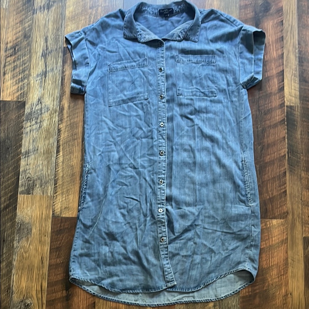 Velvet Heart Denim Blue Casual Button Down Shirt